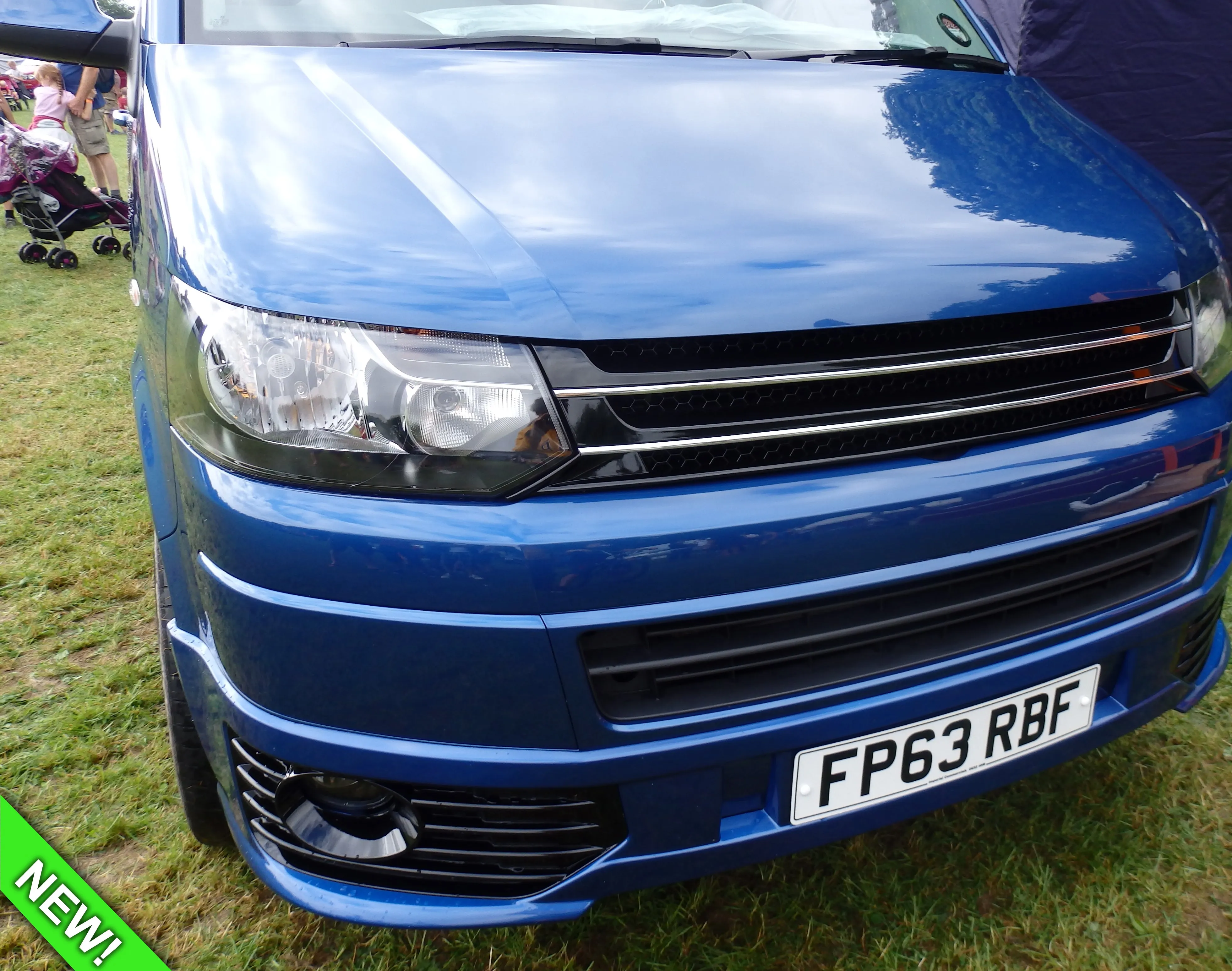 VW Volkswagen T5.1 Front Badgeless Grille (Piano Black) Painted and Ready to Fit